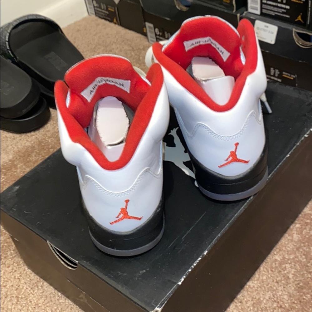 Jordan 5 - Picture 3 of 3